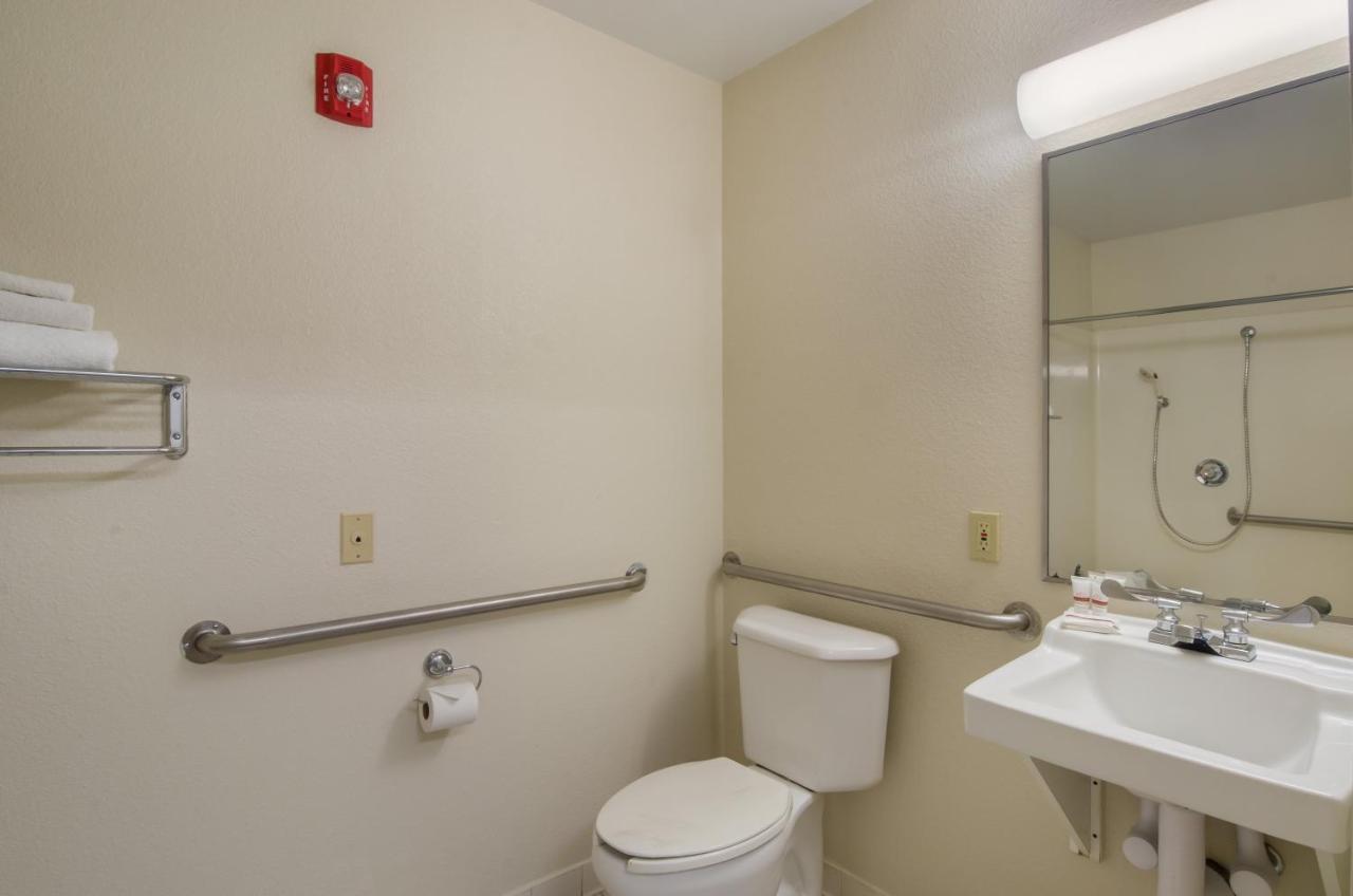 Hometowne Studios By Red Roof Denver - Glendale/ Cherry Creek Extérieur photo