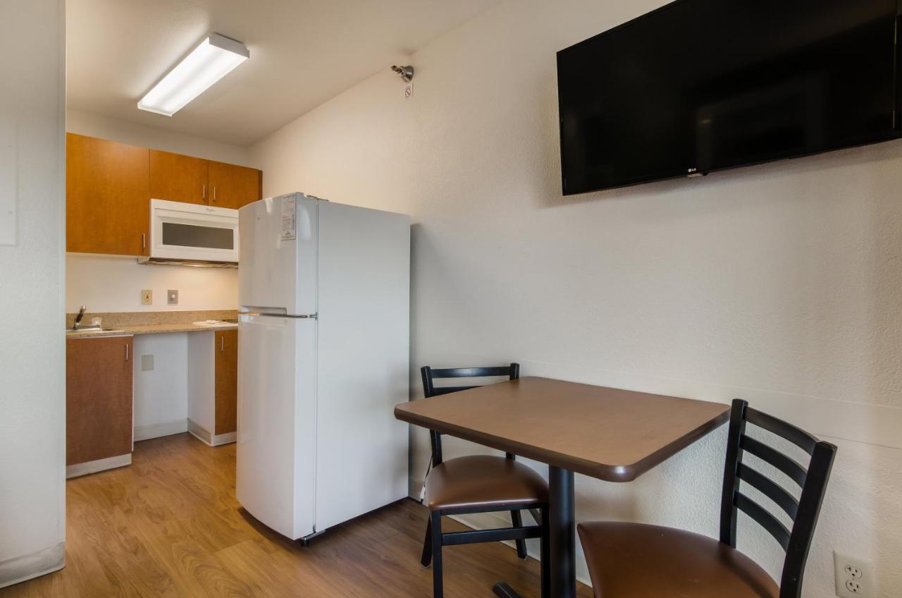 Hometowne Studios By Red Roof Denver - Glendale/ Cherry Creek Extérieur photo