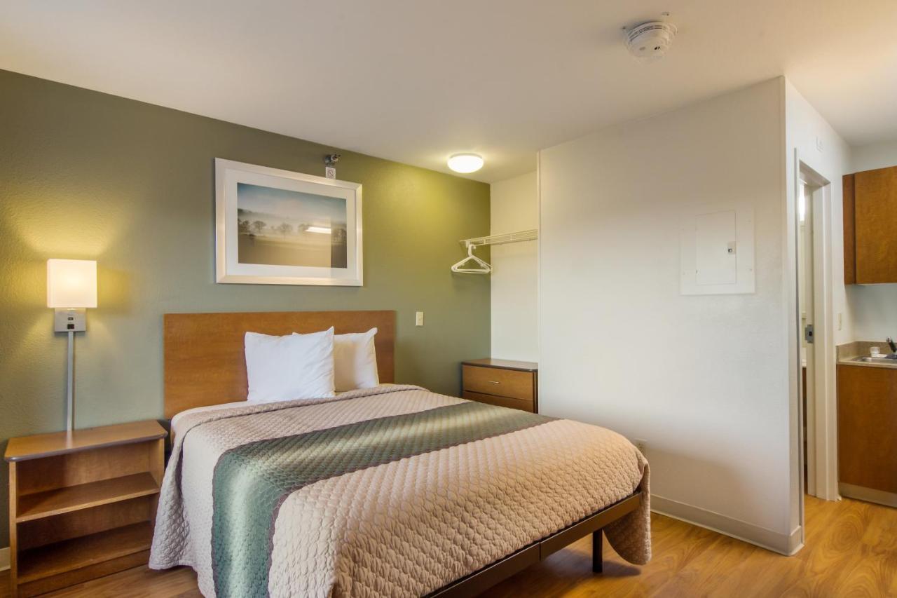 Hometowne Studios By Red Roof Denver - Glendale/ Cherry Creek Extérieur photo