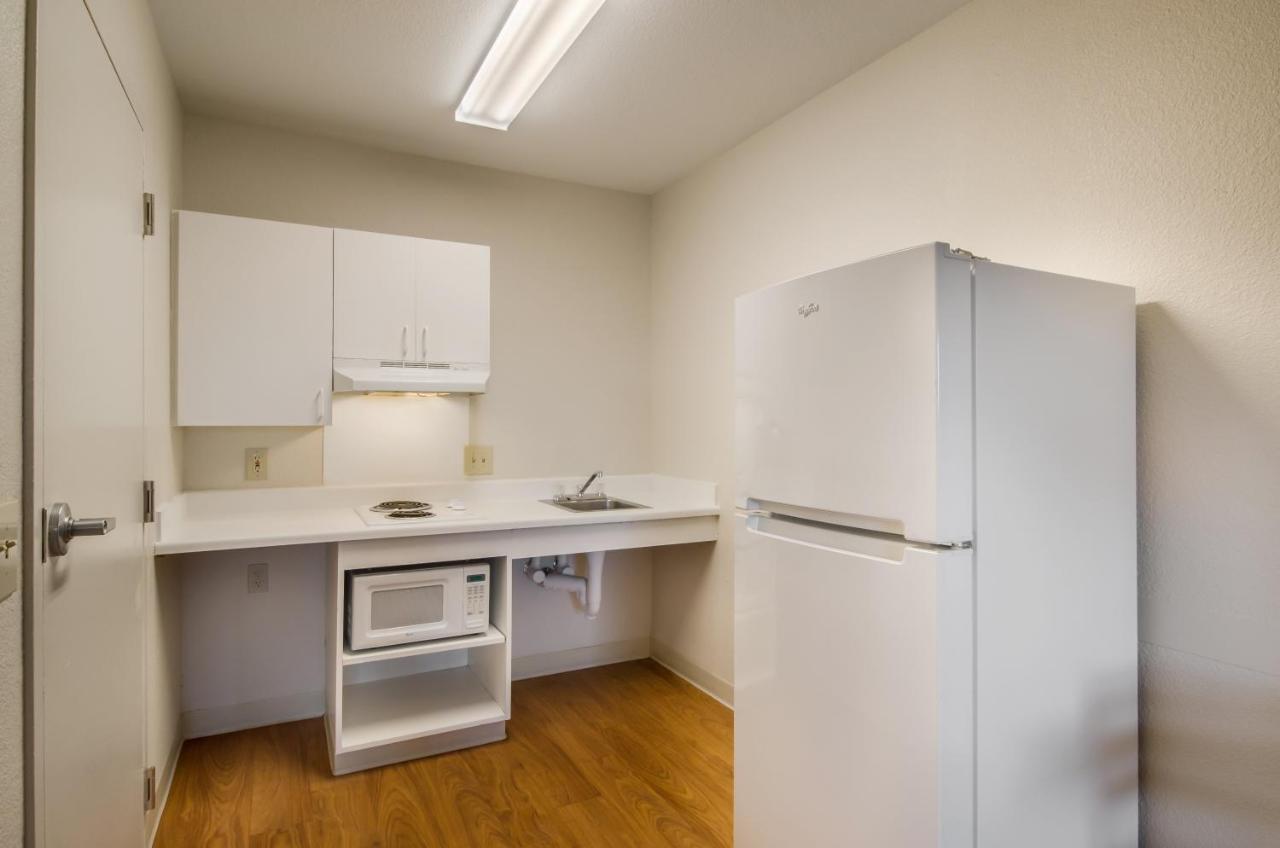 Hometowne Studios By Red Roof Denver - Glendale/ Cherry Creek Extérieur photo