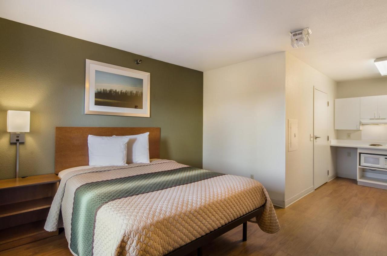 Hometowne Studios By Red Roof Denver - Glendale/ Cherry Creek Extérieur photo
