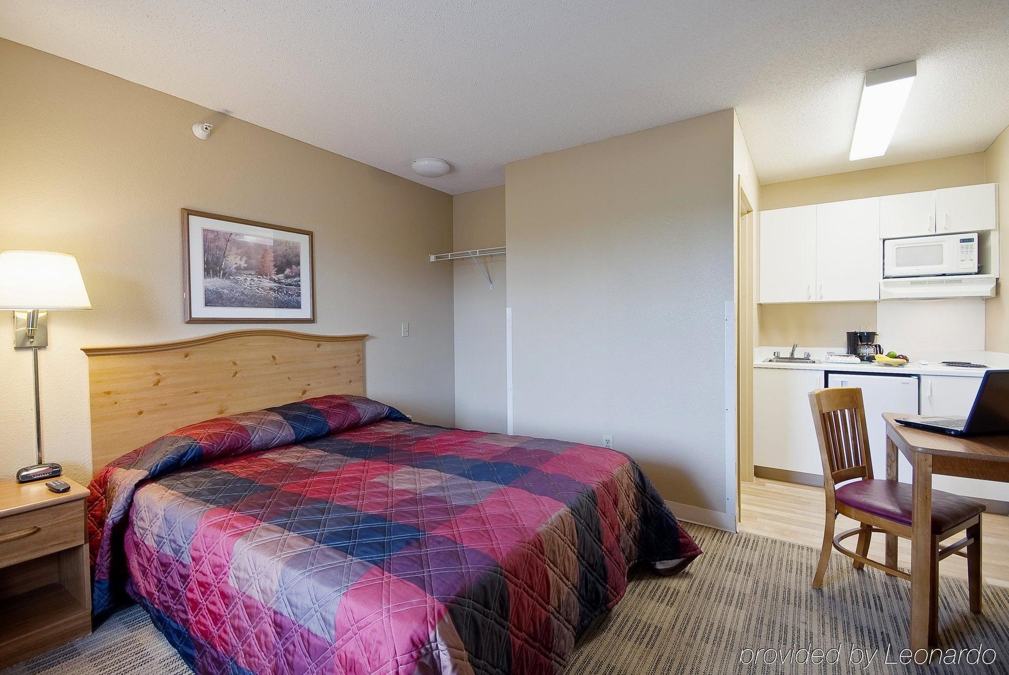 Hometowne Studios By Red Roof Denver - Glendale/ Cherry Creek Extérieur photo